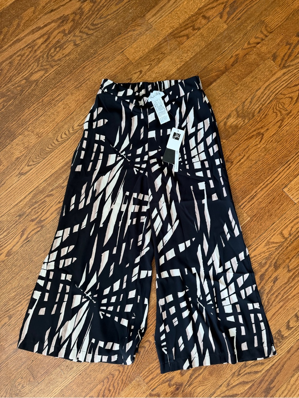 NWT Joseph Ribkoff Black/Multi Tropical Print Culotte Pants Style 251159 - Picture 5 of 7